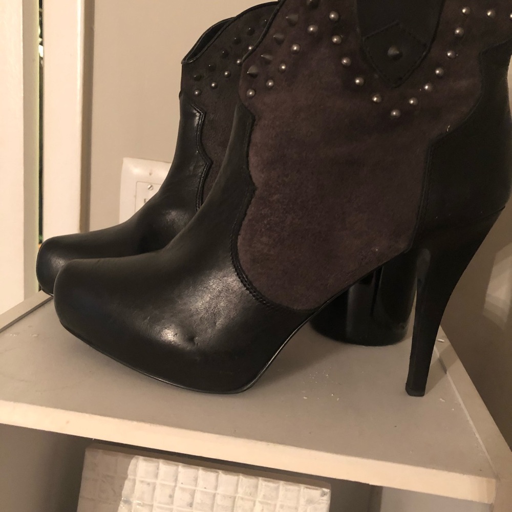 Bootie boots🔥🔥 - Picture 5 of 5